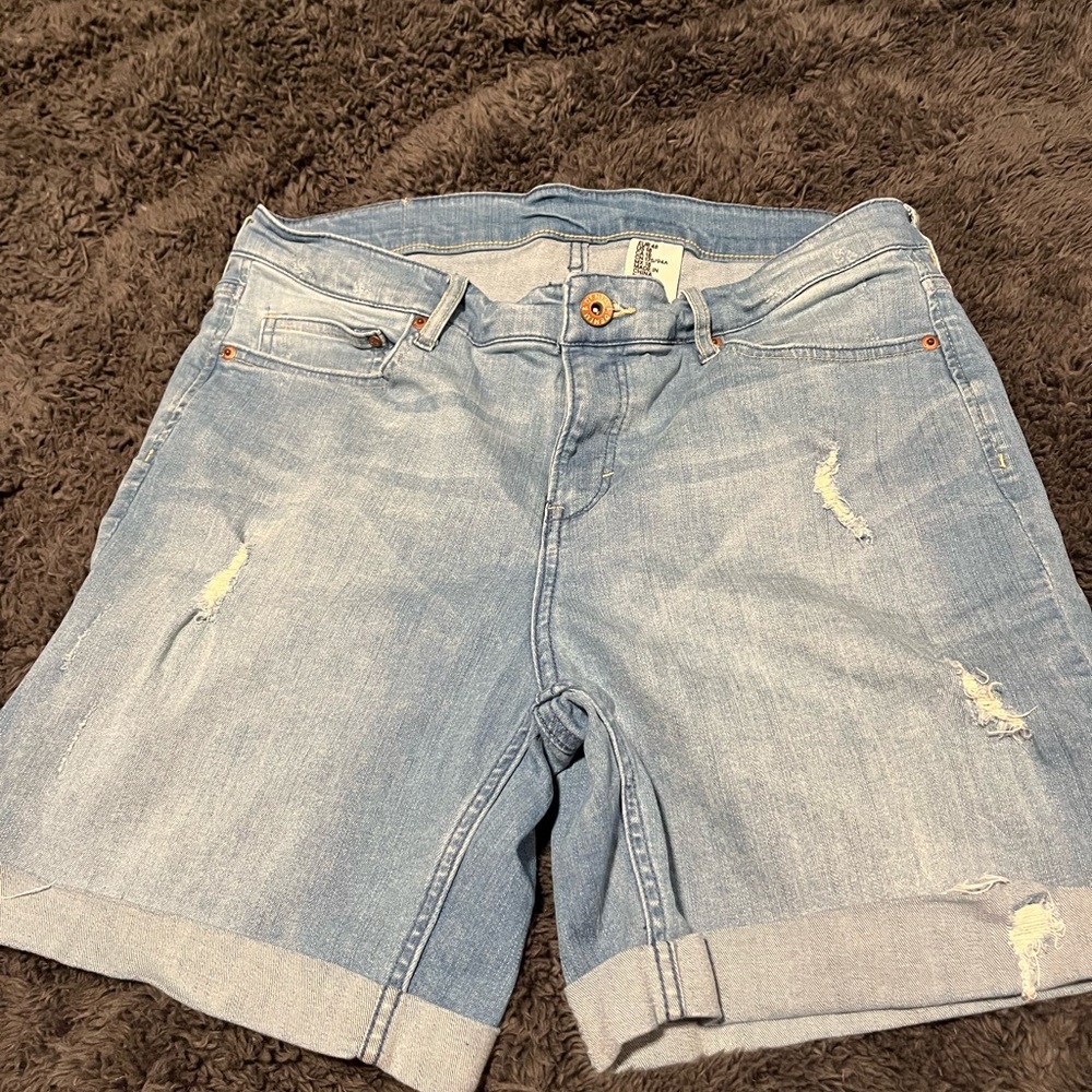 H&M Boyfriend Ripped Denim Shorts - 18
